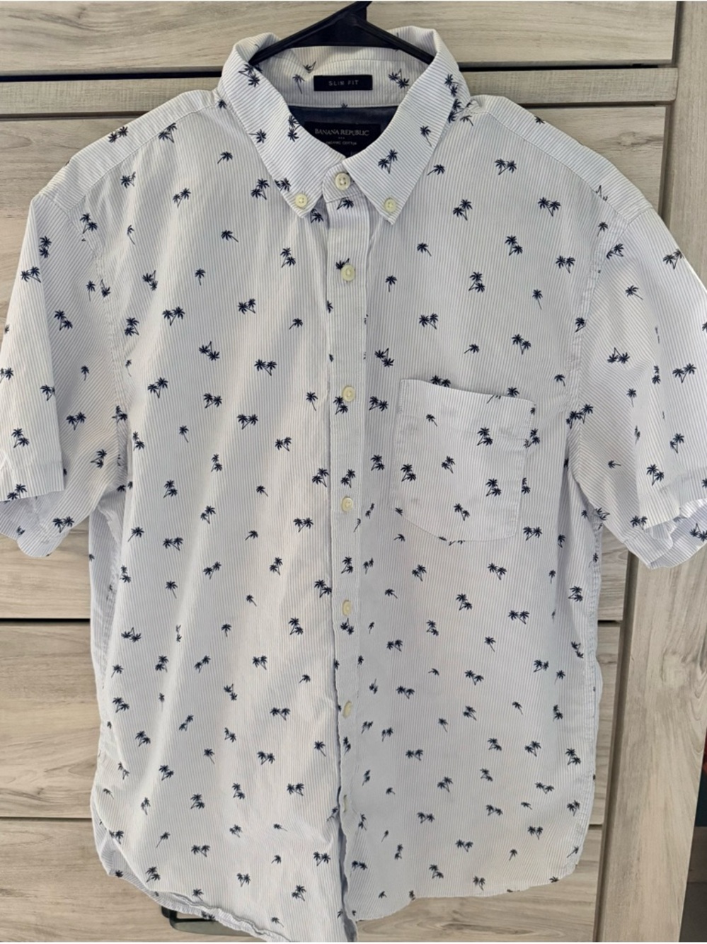 Banana Republic Men’s White Short-Sleeve Palm Print Button-Down Shirt, L